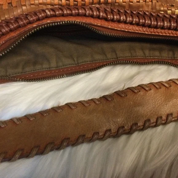 Isabella Fiore Authentic Woven Leather Shoulder Bag - Picture 15 of 16